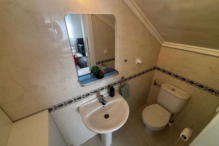 Image No.12-2 Bed Semi-Detached for sale