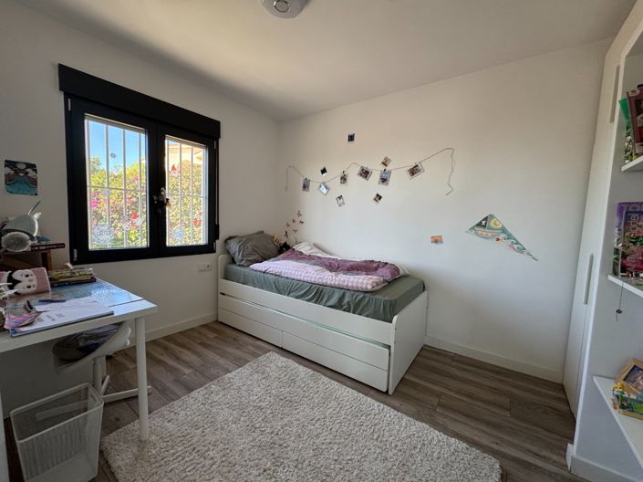 Image No.37-5 Bed Villa for sale