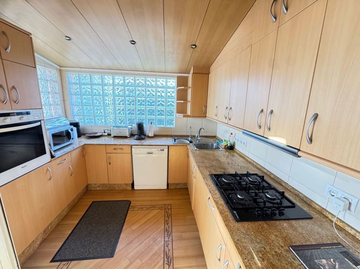 Image No.15-3 Bed Villa for sale