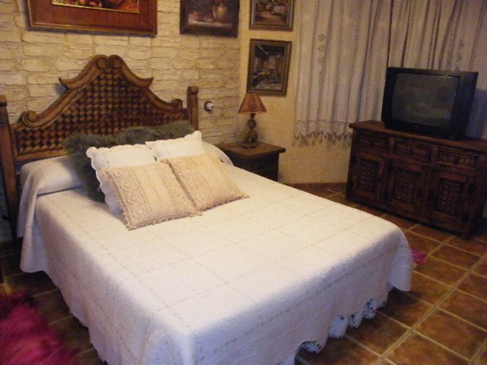 Image No.28-6 Bed Townhouse for sale