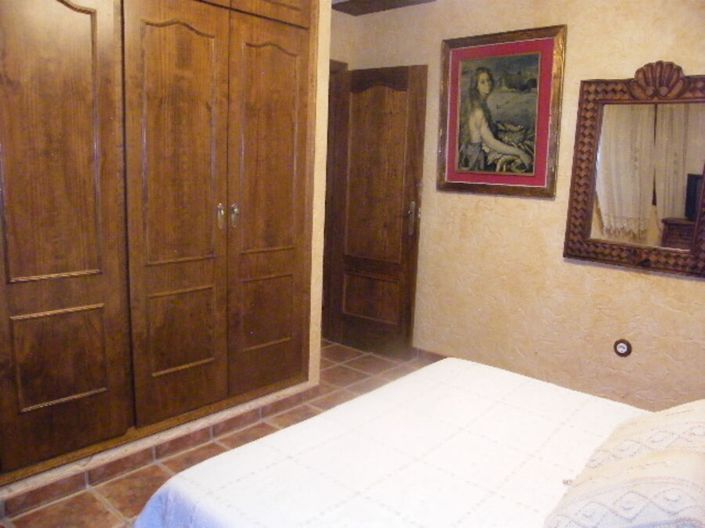 Image No.29-6 Bed Townhouse for sale