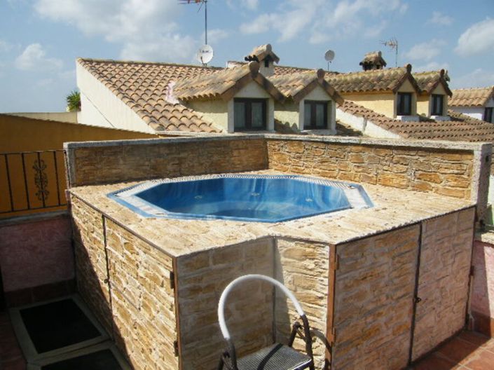 Image No.44-6 Bed Townhouse for sale