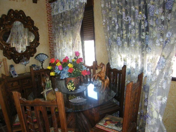 Image No.9-6 Bed Townhouse for sale