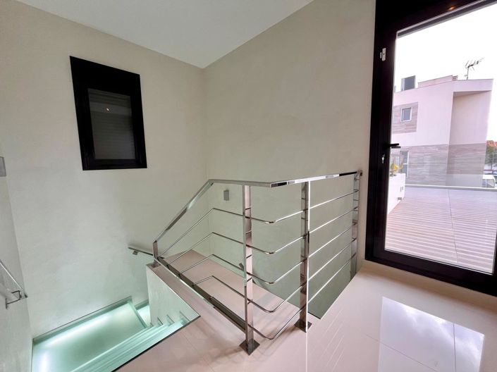 Image No.16-4 Bed Villa for sale