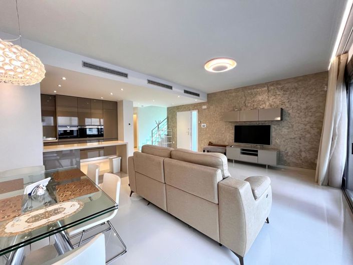 Image No.5-4 Bed Villa for sale