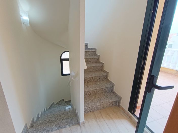 Image No.18-3 Bed Property for sale