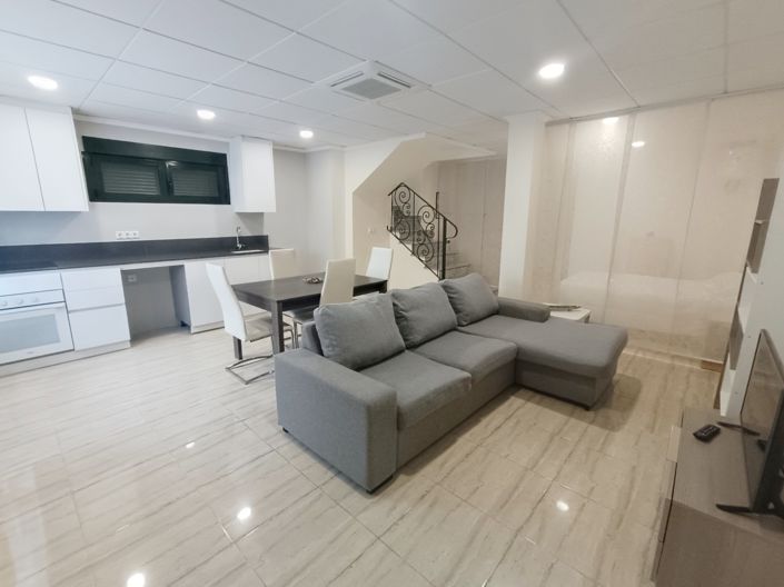 Image No.24-3 Bed Property for sale