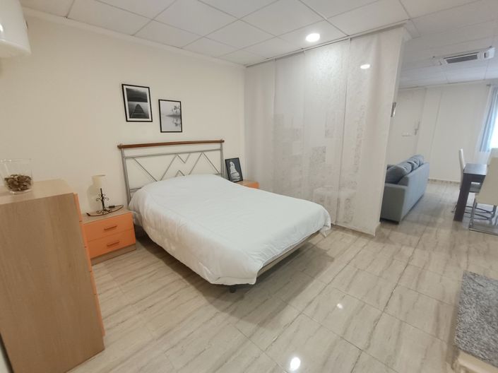 Image No.27-3 Bed Property for sale