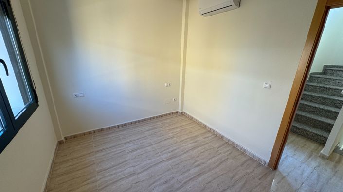 Image No.25-3 Bed Villa for sale