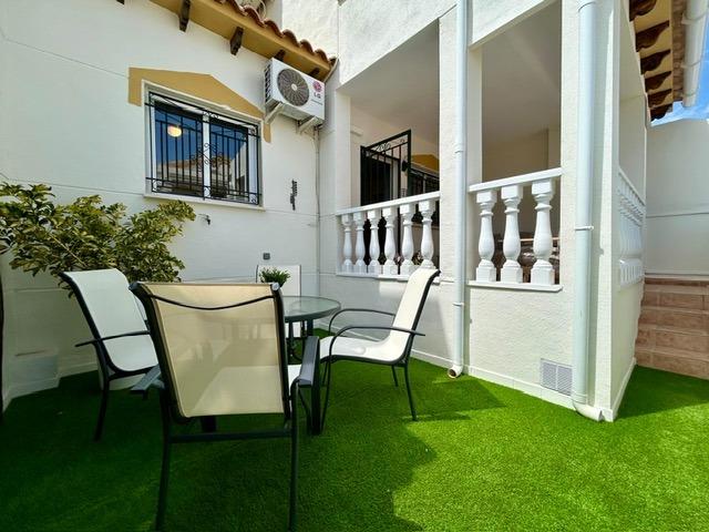 Image No.1-3 Bed Townhouse for sale