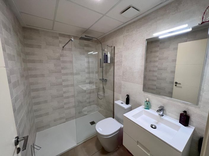 Image No.11-2 Bed Property for sale