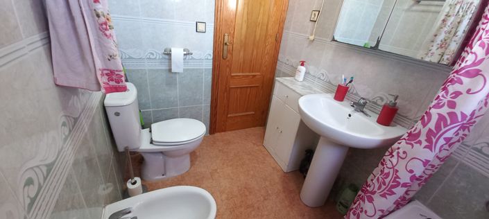 Image No.42-3 Bed Quad for sale