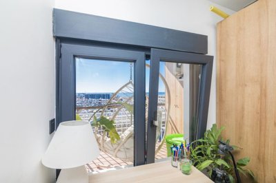 514912112frontlineapartment280325122448img202