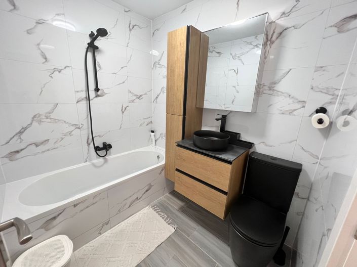 Image No.23-3 Bed Property for sale