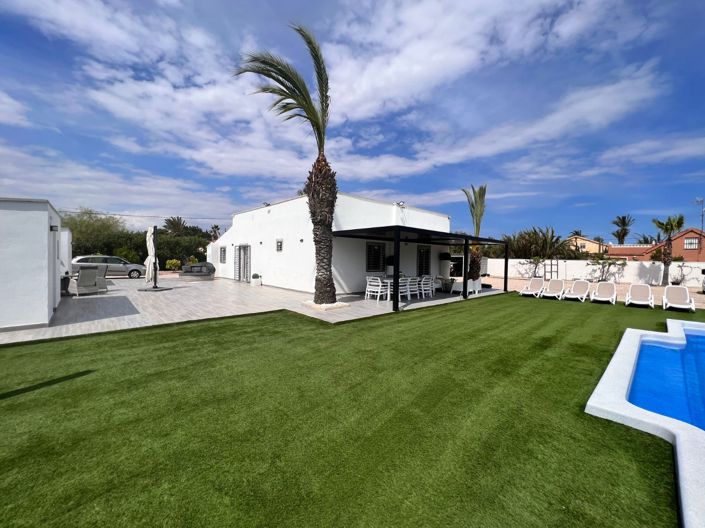 Image No.3-3 Bed Property for sale