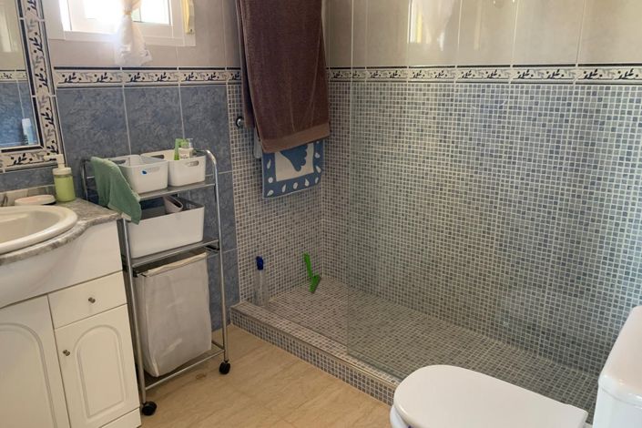 Image No.13-3 Bed Property for sale