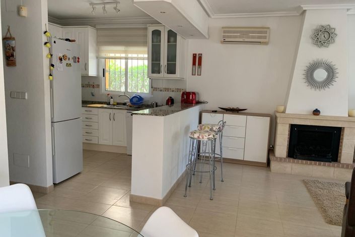 Image No.4-3 Bed Property for sale