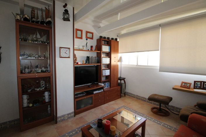 Image No.12-4 Bed Property for sale