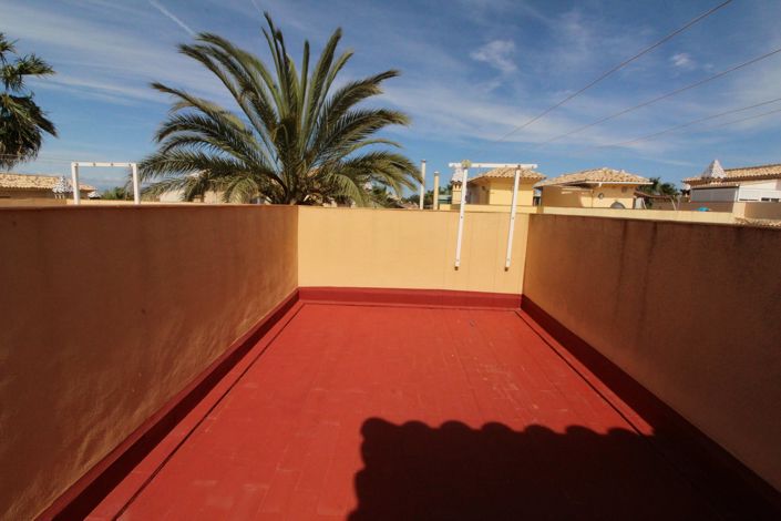 Image No.16-4 Bed Property for sale