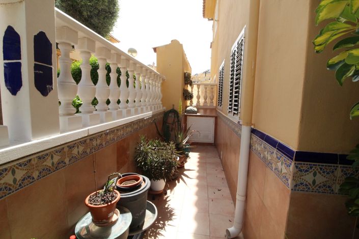 Image No.20-4 Bed Property for sale