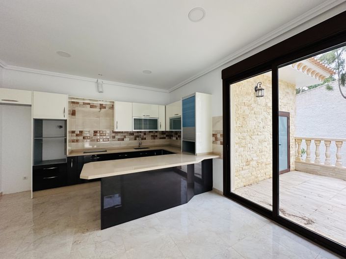 Image No.20-4 Bed Villa for sale