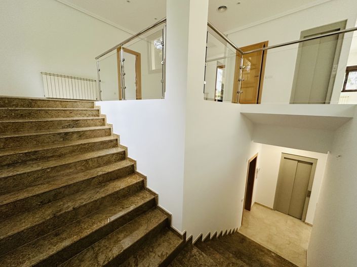 Image No.21-4 Bed Villa for sale