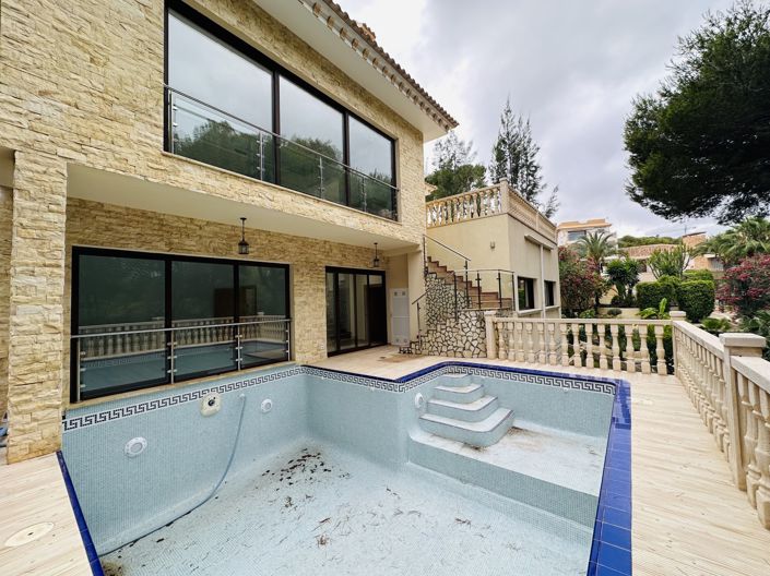 Image No.24-4 Bed Villa for sale