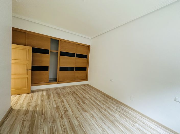 Image No.27-4 Bed Villa for sale