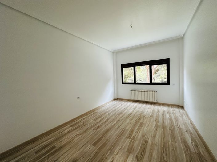 Image No.29-4 Bed Villa for sale