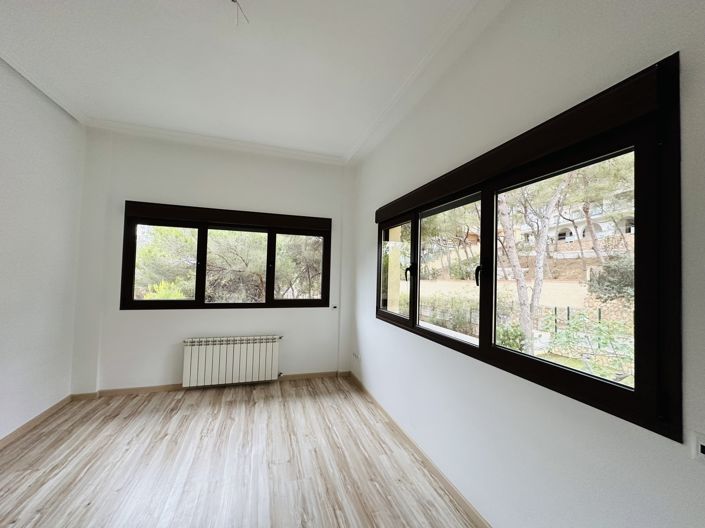 Image No.45-4 Bed Villa for sale