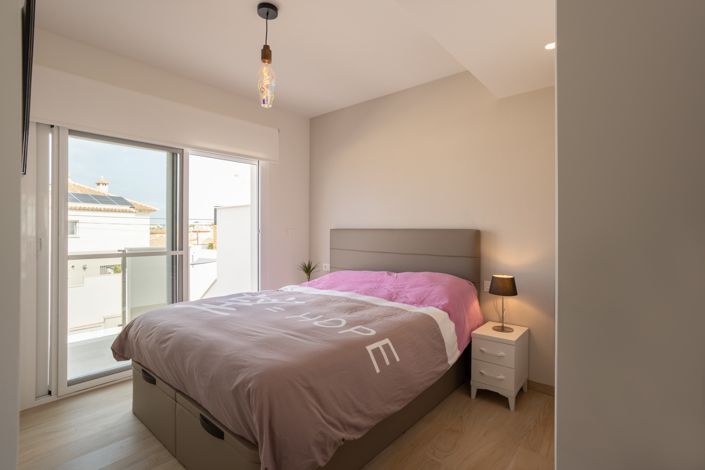 Image No.13-2 Bed Property for sale