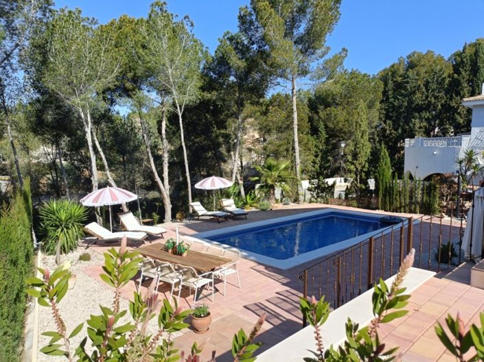Image No.1-5 Bed Villa for sale