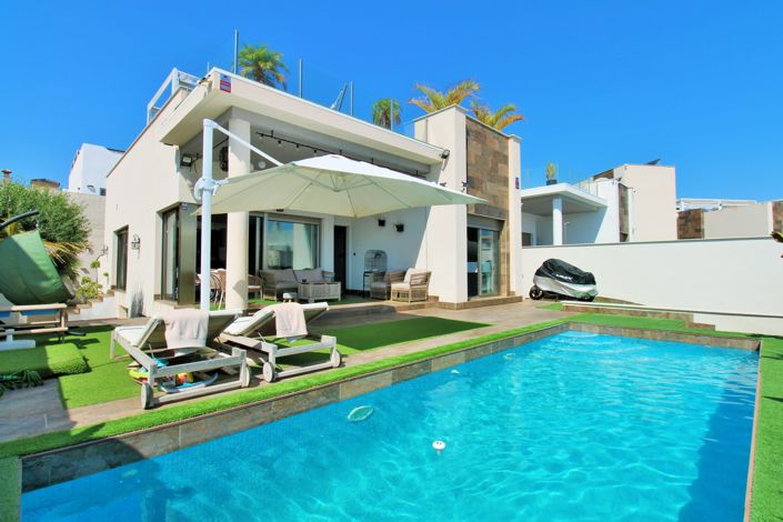 Image No.1-5 Bed Villa for sale