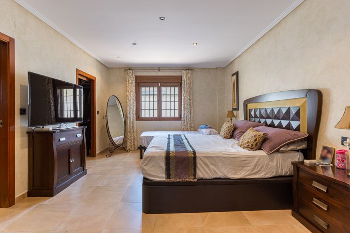 Image No.9-4 Bed Villa for sale