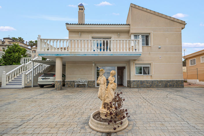 Image No.3-4 Bed Villa for sale