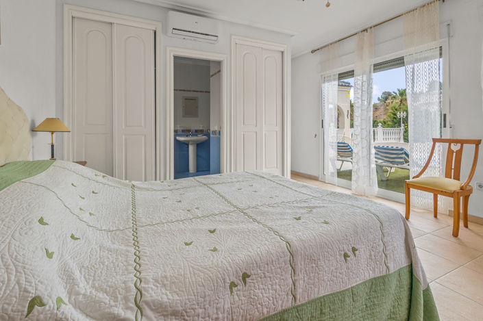 Image No.34-4 Bed Villa for sale