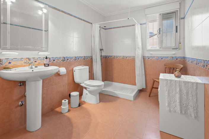 Image No.47-4 Bed Villa for sale