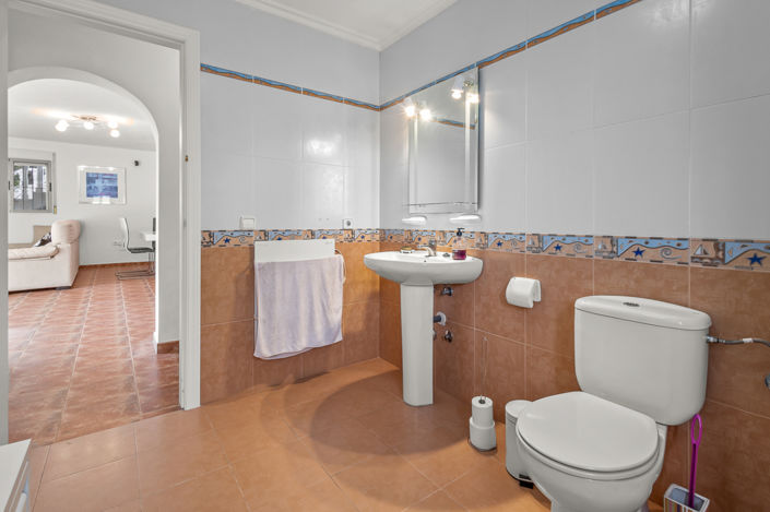 Image No.48-4 Bed Villa for sale