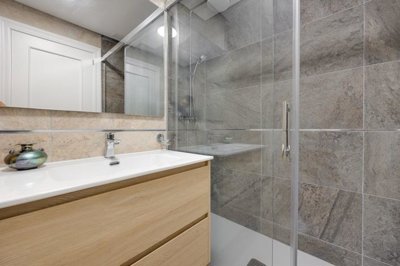5925211