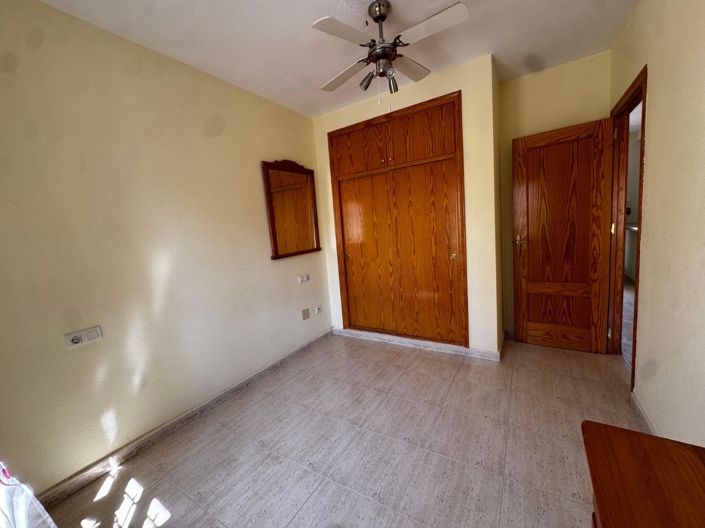 Image No.10-2 Bed Property for sale