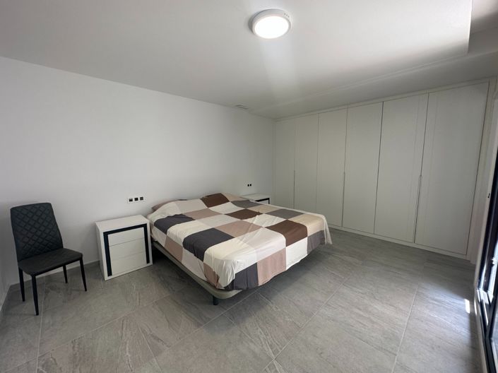 Image No.10-5 Bed Villa for sale