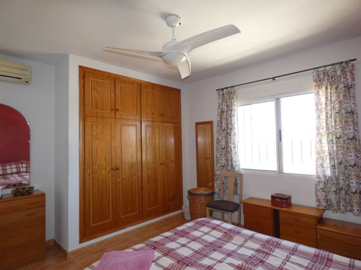 Image No.18-3 Bed Townhouse for sale