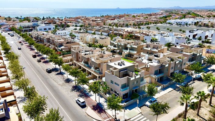 Image No.1-4 Bed Villa for sale