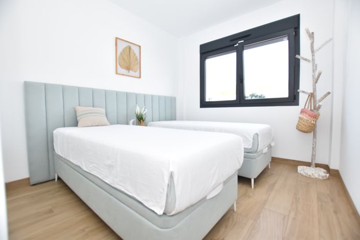 Image No.13-2 Bed Property for sale