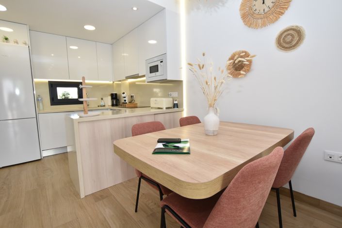 Image No.9-2 Bed Property for sale