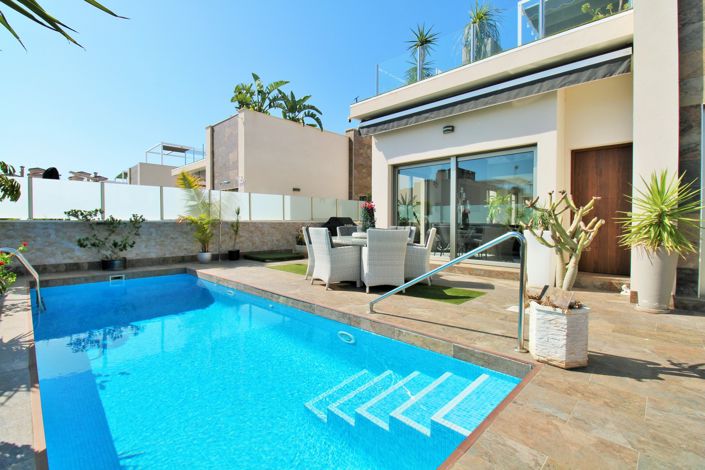 Image No.4-4 Bed Villa for sale