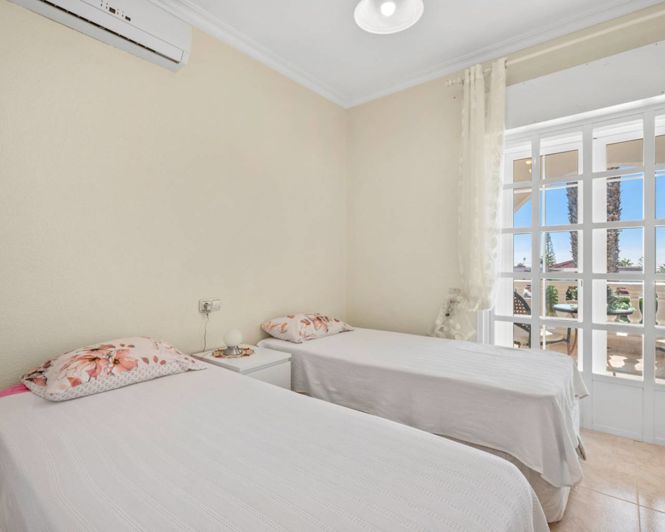 Image No.12-4 Bed Villa for sale