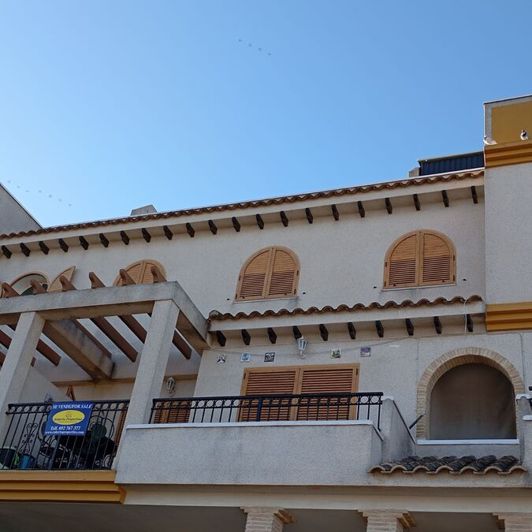 Image No.10-2 Bed Property for sale