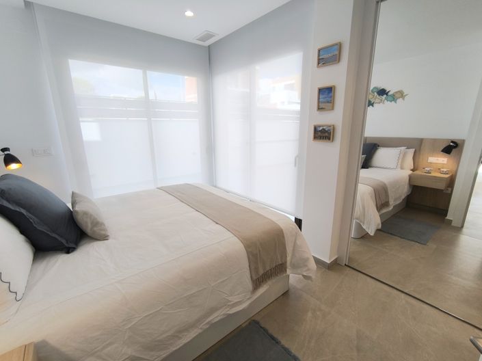 Image No.11-3 Bed Property for sale