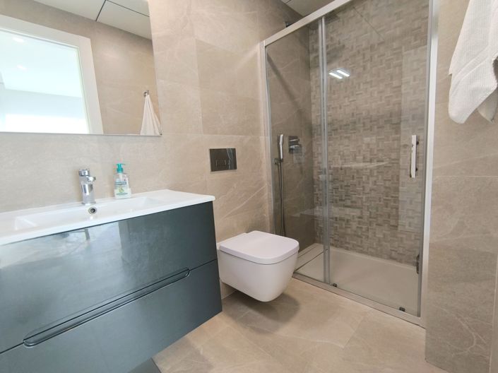 Image No.18-3 Bed Property for sale